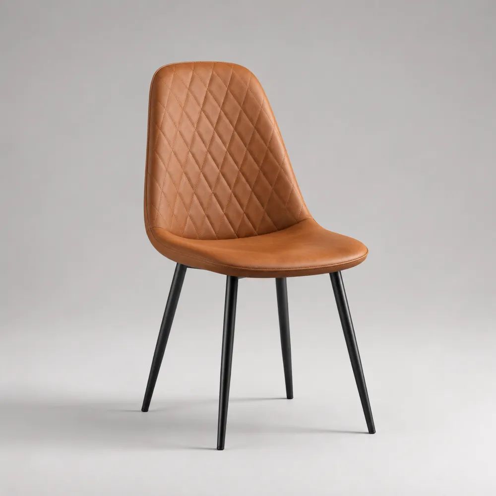 Sedia da pranzo imbottita in pelle sintetica PU marrone cognac con schienale curvo trapuntato e gambe in acciaio nero, 47 x 55 x 84 cm