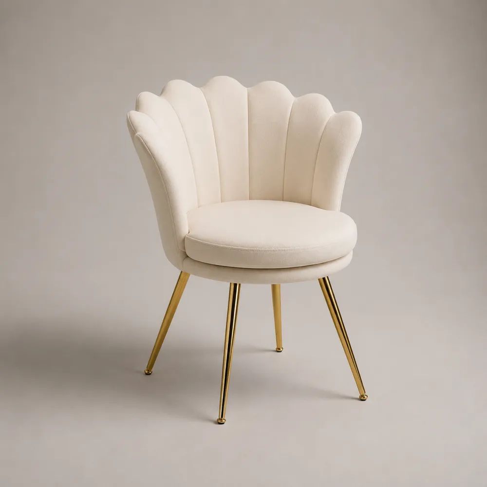 Sedia da pranzo imbottita a conchiglia in velluto di poliestere avorio con gambe in acciaio dorato, 65 × 62 × 80 cm