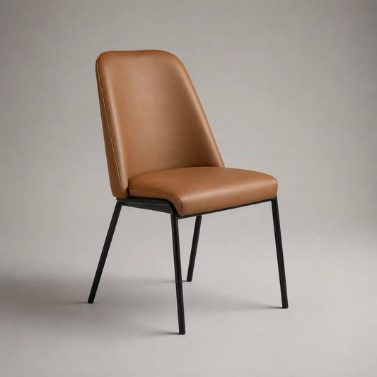 Sedia da pranzo imbottita in pelle sintetica PU marrone cognac con gambe in acciaio nero, 45 × 55 × 88 cm